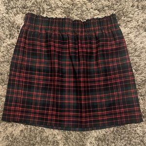 Plaid skirt, new with tags. Great for holiday outfit!
